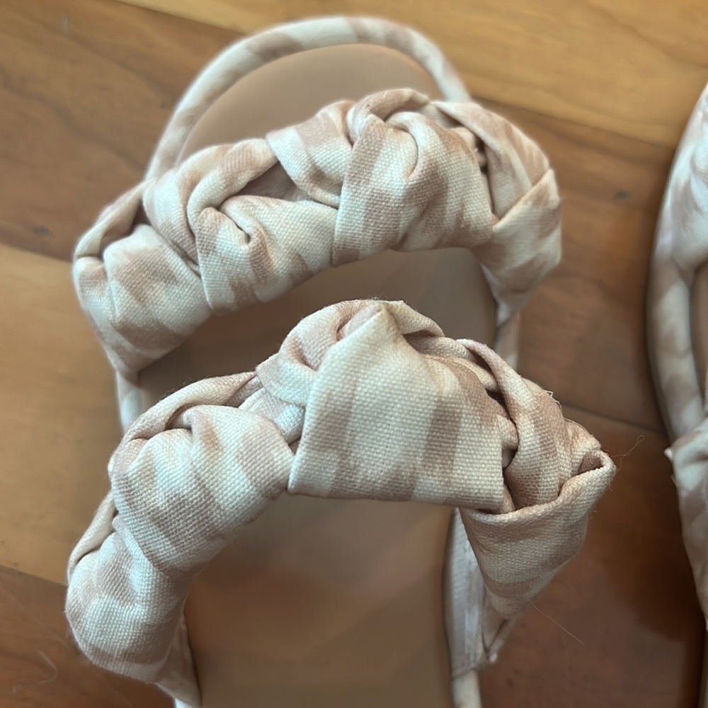 Patterned Sandals - Picture 4 of 6